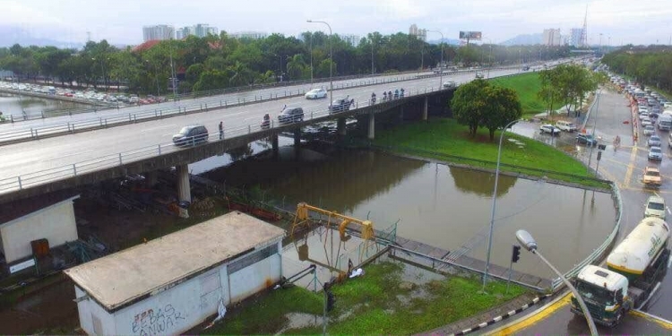 Samsung Tawar Khidmat Percuma Baiki Barangan Mangsa Banjir