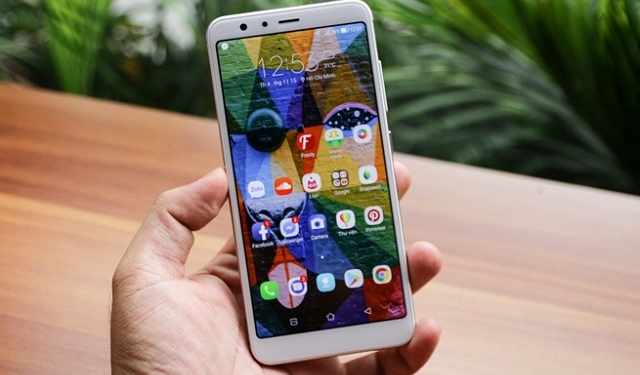 Telefon 18:9 Pertama Asus Akan Tiba Di Malaysia Tak Lama Lagi