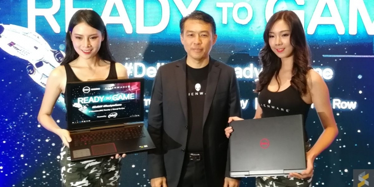 Pembedahan plastik buat laptop Dell Inspiron 15 7000 Gaming