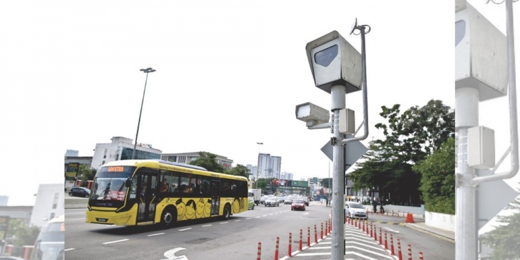 Swafoto menggunakan kamera AES akan dicaj RM300