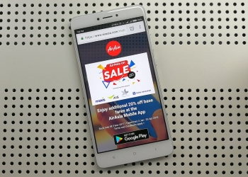 Pengguna Maxis dan Hotlink boleh beli tiket AirAsia dengan diskaun 20%