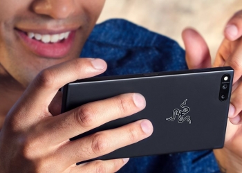 CEO Razer perjelas kenapa Razer Phone tiada jack headphone