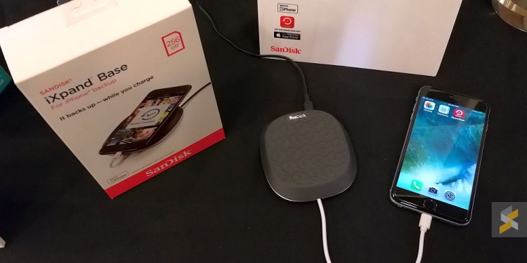 SanDisk iXpand Base selesai dua masalah iPhone sekaligus