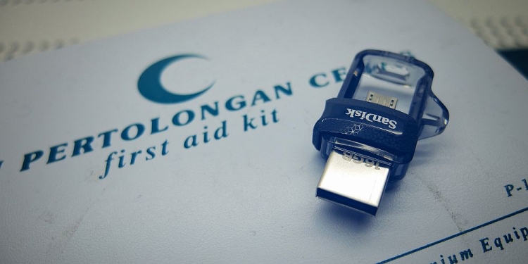 Jadi Doktor PC Berbekalkan Hanya Satu Pendrive Dalam Poket