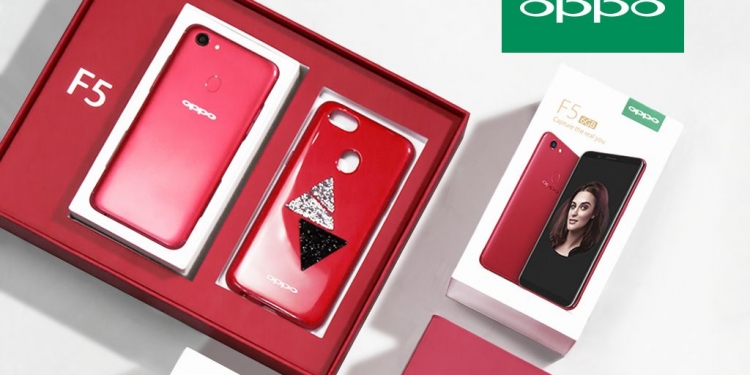 Hitam dan Kristal Swarovski akan ditawarkan bersama OPPO F5 6GB