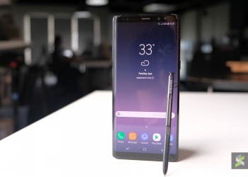 5 pengeluar sedia hasilkan peranti dengan pengimbas di dalam skrin