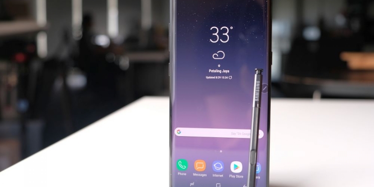 5 pengeluar sedia hasilkan peranti dengan pengimbas di dalam skrin