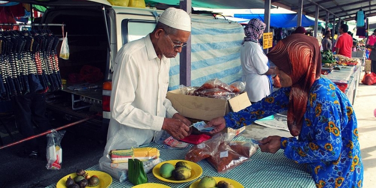 Maybank Perkasa Pengusaha Kecil-Kecilan Dengan Maybank QRPay