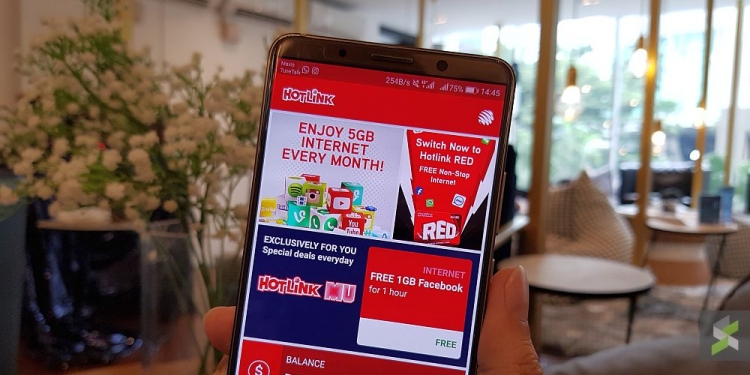 Hotlink bagi pilihan antara Facebook atau WhatsApp Tanpa-Henti PERCUMA?