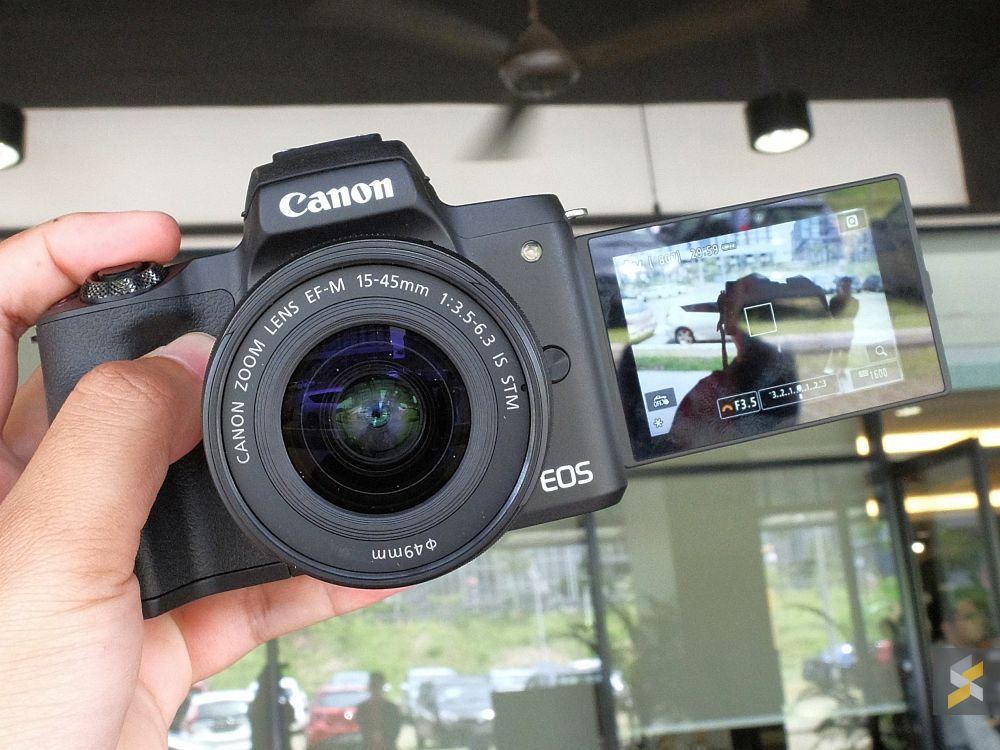 EOS M50 Ada Segalanya Untuk Jadi Sebuah Kamera Vlogging 