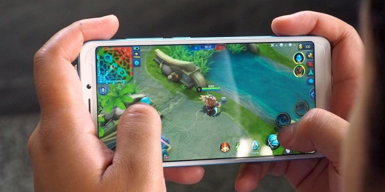 Anda Boleh Main Mobile Legends Dalam Penerbangan AirAsia Kelak