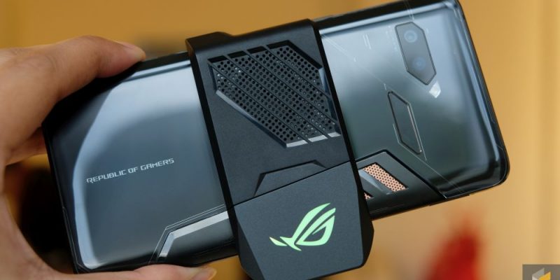 Telefon gaming muktamad ASUS ROG Phone boleh mula dibeli 
