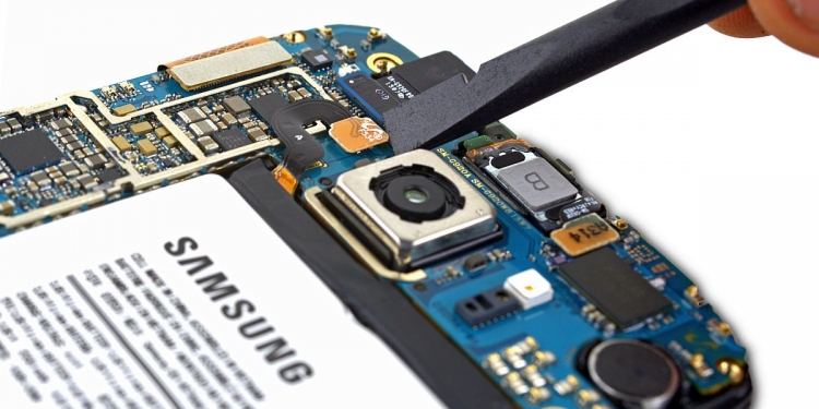 Diskaun 40% untuk baiki telefon pintar lama Samsung