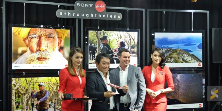 Gambar Percutian Anda Mungkin Angkat Anda Jadi Duta Pertama AirAsia x Sony