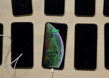 #ChargeGate fungsi baru tersembunyi di iPhone XS?