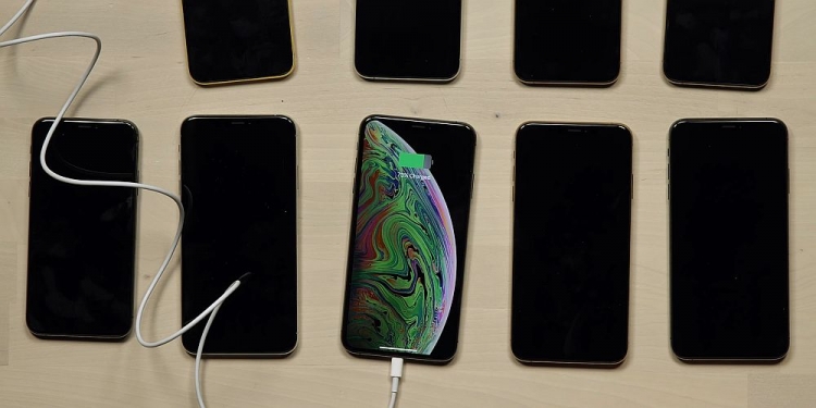 #ChargeGate fungsi baru tersembunyi di iPhone XS?