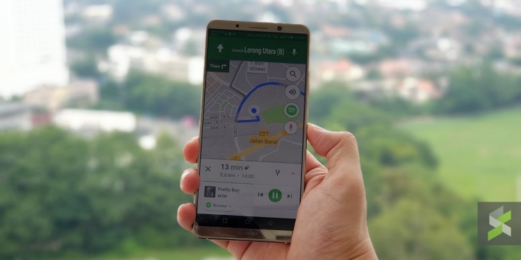 Memandu dengan lebih tenang bersama Google Maps dan Spotify