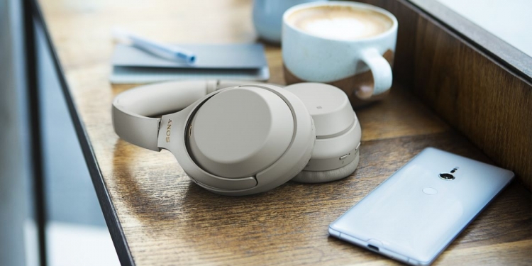 Ada hadiah buat semua tempahan awal Sony WH-1000XM3