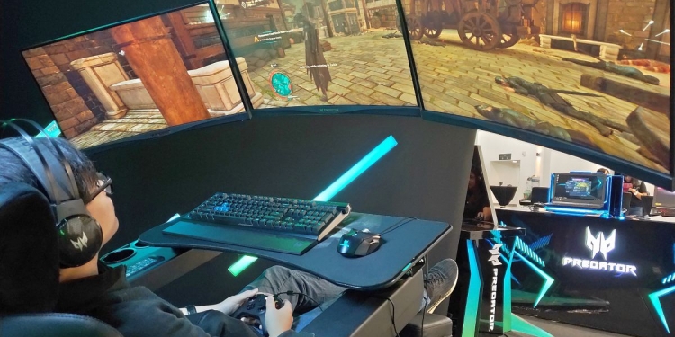 Gaming Chair Paling Futuristik Dipamerkan Di Axiata Arena