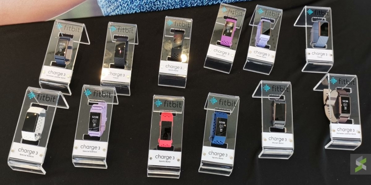 Fitbit Charge 3 boleh pantau aktiviti kecergasan seperti berenang dan tidur