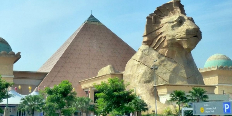 Sunway Pyramid menguji cara keluar masuk parkir lebih pantas