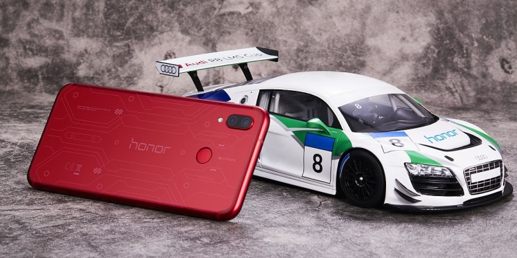 honor Play x AUDI potong harga peranti di Malaysia