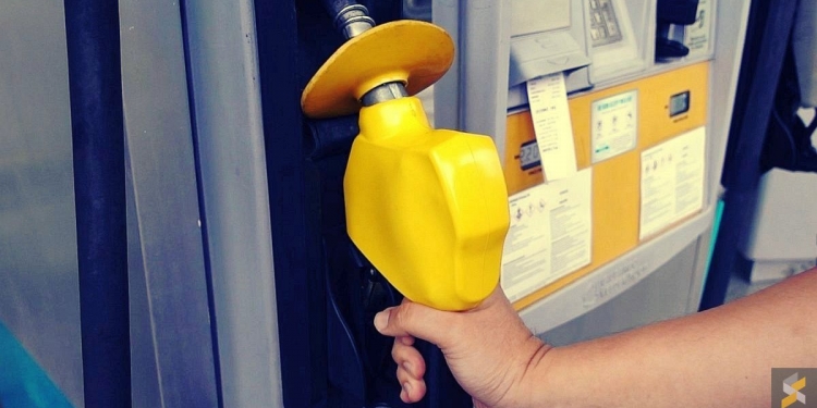 Puluhan Kenderaan Tersadai Akibat Kecuaian Operasi Stesen Petronas