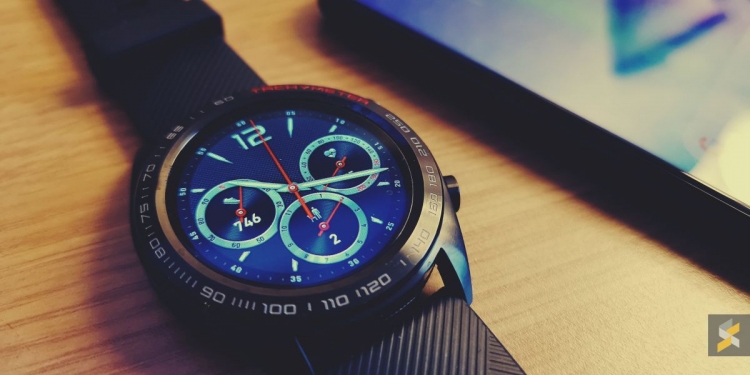 Penjejak Multisukan Honor Watch Magic Adalah Rakan Senaman Anda