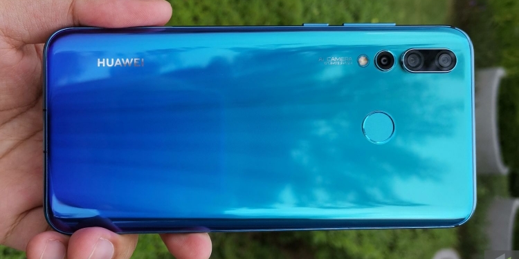 Telefon Dengan Notch Terapung nova 4 Dilancarkan Di Malaysia