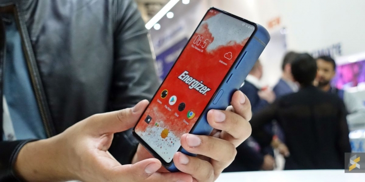 Bateri Dalam Telefon Ini Boleh Jump Start Kereta Anda