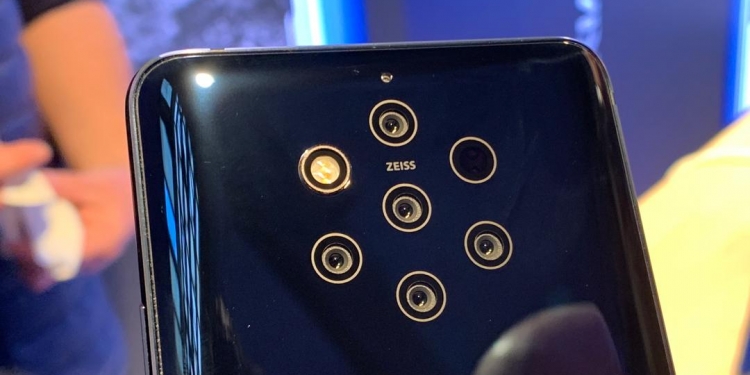 5 kamera belakang Nokia 9 Pureview nampak mengarut