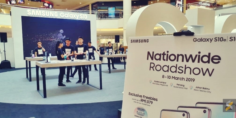 Pemilik Awal Galaxy S10 Beratur Sejak 4 Pagi Di Hari Pelancarannya