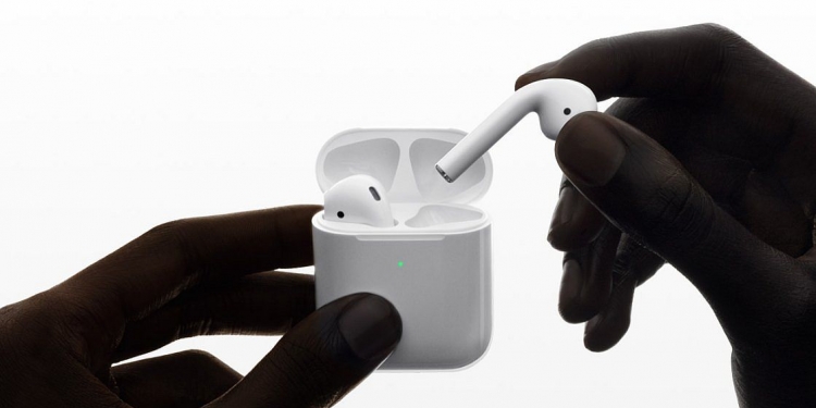 Apple Airpod generasi kedua kini tanpa wayar sepenuhnya