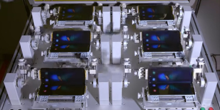 Galaxy Fold diuji melipat ratusan ribu kali, boleh tahan sehingga 5 tahun
