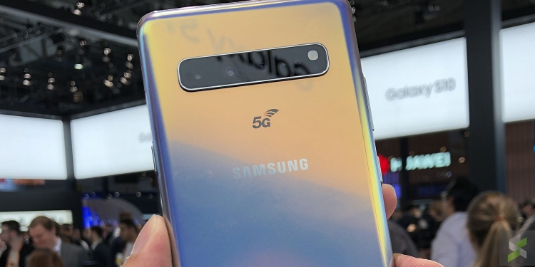 Galaxy S10+ 5G kongsi takhta raja kamera dengan Huawei P30 Pro