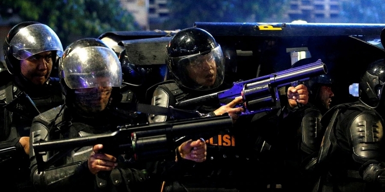 Indonesia Sekat Akses Medsos Selepas Presiden Widodo Menang Lagi