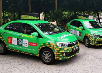 Pek Senang Raya Grab ada pelbagai diskaun untuk makan dan membeli-belah