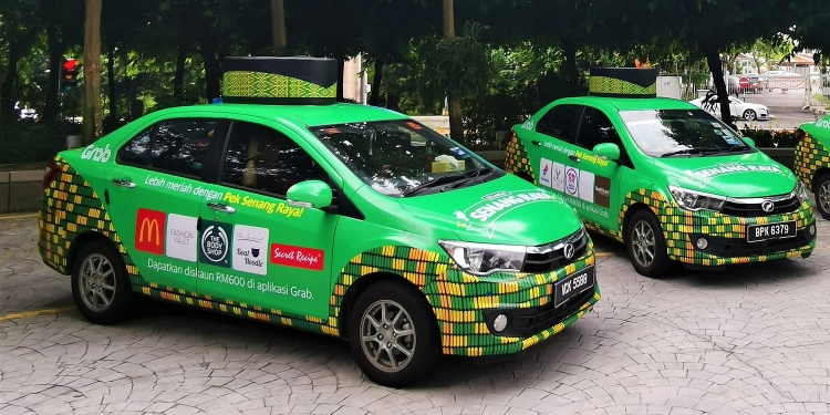 Pek Senang Raya Grab ada pelbagai diskaun untuk makan dan membeli-belah