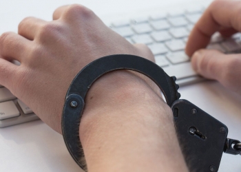 SKMM rampas komputer riba dan telefon pintar untuk menyiasat kes penyebar kandungan palsu di internet