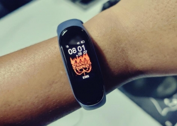 Pasang Watch Face Stranger Things Pada Mi Band 4 Anda