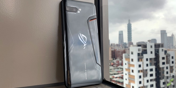 Harga ROG Phone 2 di China jauh lebih murah dari generasi pertama