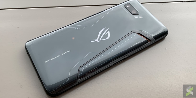 Harga ROG Phone 2 di China jauh lebih murah dari generasi pertama