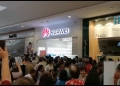 Huawei berjaya menarik ribuan warga emas beratur dari pagi, hanya untuk dimarahi