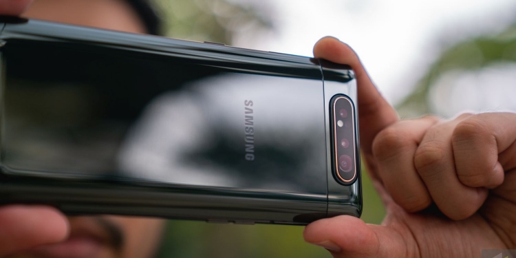 Galaxy A80 dengan kamera berputar tiba pada 12 Julai