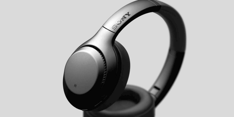 Sony perkenal fon kepala WH-XB900N dengan Bass terlampau