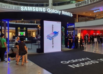 Orang ramai beratur seawal 2 pagi untuk membeli Galaxy Note 10