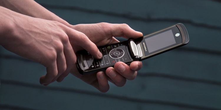 Motorola akan kembali dengan ‘pisau cukur’ boleh lipat