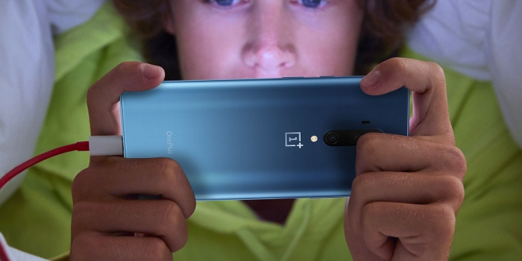 OnePlus 7T Pro terima tambahan bateri, tukar pengecas dan tingkatnaik prestasi