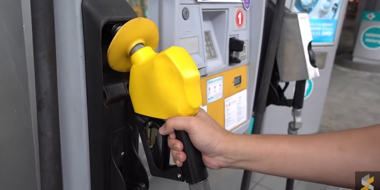 Anda boleh semak kelayakan subsidi petrol di sini