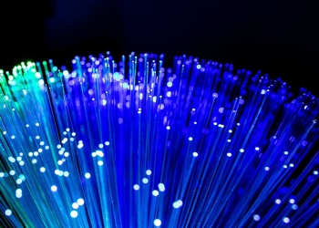 Ini sebabnya mengapa fiber optik adalah jalan termaju